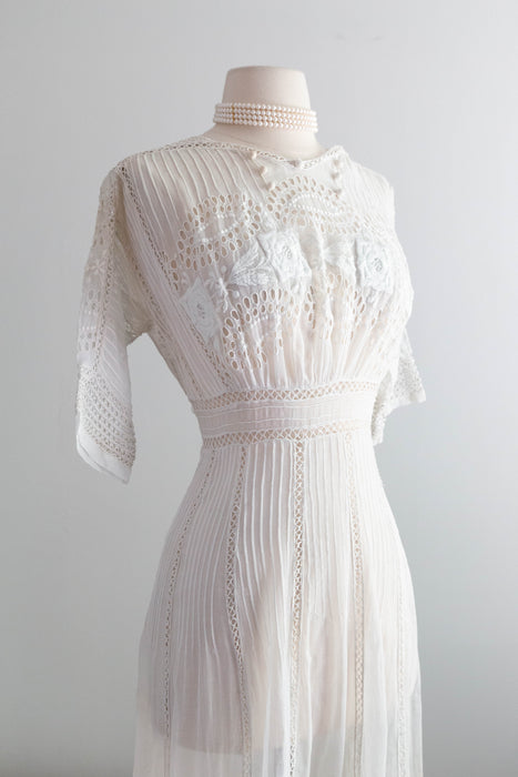 Exquistie Rose Embroidered 1900's Edwardian Cotton Wedding Dress / XS