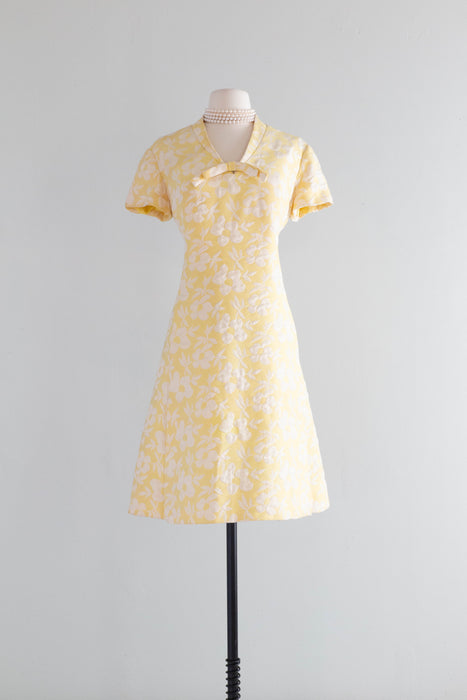 Vintage 1960's Lemon Meringue Shift Dress With Pockets / ML