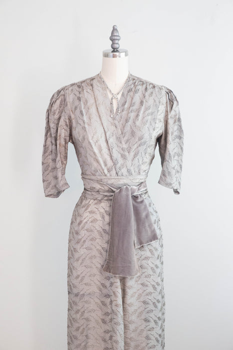 Exquisite 1930's Metallic Silver Lame Evening Dress With Wheat Motif / Small