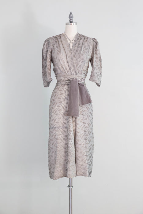 Exquisite 1930's Metallic Silver Lame Evening Dress With Wheat Motif / Small