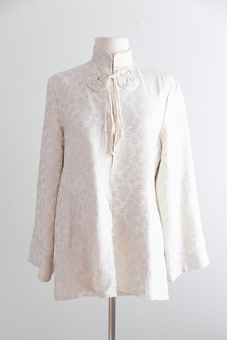 Vintage 1940's Shimmering Silver Brocade Asian Swing Coat / M