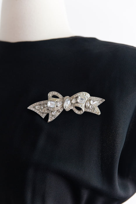 1930s Art Deco Era  Pavé Rhinestone Bow Brooch