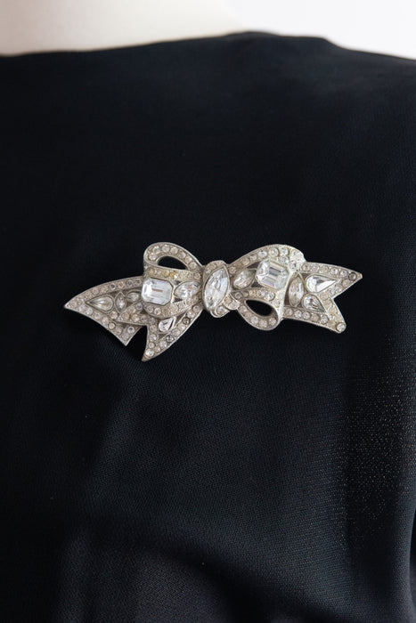 1930s Art Deco Era  Pavé Rhinestone Bow Brooch