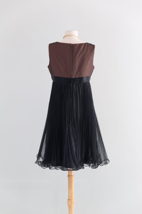 Fabulous 1960's Pleated Black Babydoll Party Dress With Matching Capelet / M