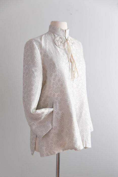 Vintage 1940's Shimmering Silver Brocade Asian Swing Coat / M
