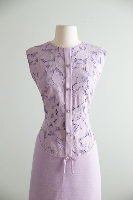 Lovely 1960's Lilac Linen Shift Dress With Floral Cutwork Lace / ML