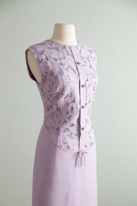 Lovely 1960's Lilac Linen Shift Dress With Floral Cutwork Lace / ML