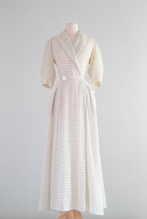 Gorgeous Early 1950's Lace Dressing Gown Robe / Small Xtabay Vintage Gorgeous Early 1950's Lace Dressing Gown Robe / Small Xtabay Vintage