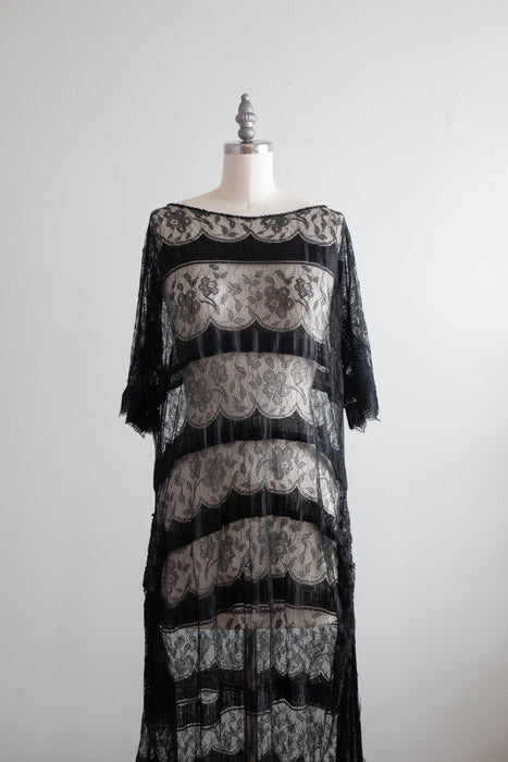 Exquisite 1920's Black French Lace Flapper Era Evening Dress / M