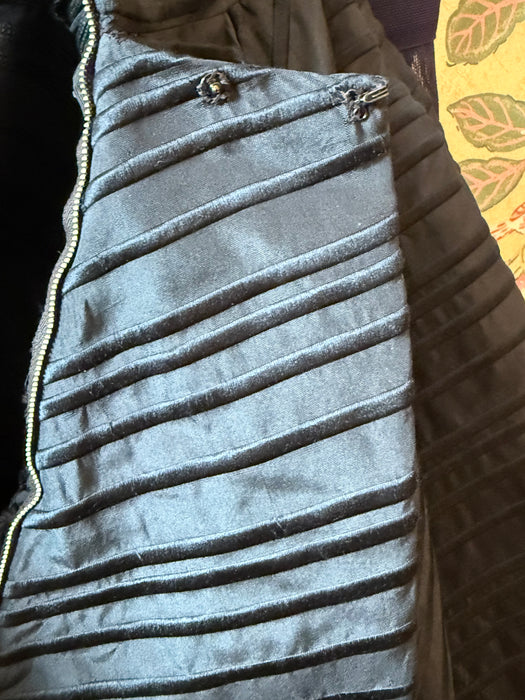 Exquisite 1950s Black Silk Couture Sculptural Halter Evening Dress / XS