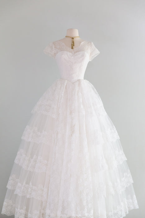 Breathtaking 1950's Sweetheart Lace Wedding Gown / S