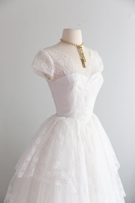 Breathtaking 1950's Sweetheart Lace Wedding Gown / S