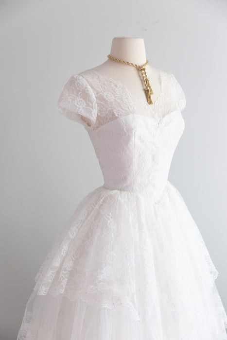 Breathtaking 1950's Sweetheart Lace Wedding Gown / S
