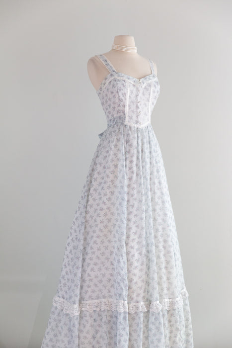 Vintage 1970's Gunne Sax Dress in Floral Cotton with Lace Corset Bodice / SM