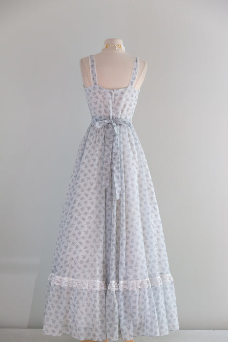 Vintage 1970's Gunne Sax Dress in Floral Cotton with Lace Corset Bodice / SM