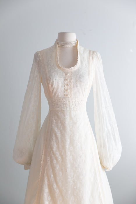 Vintage 1970's Gunne Sax Dress Wedding Gown With Billowing Lace Sleeves / SM