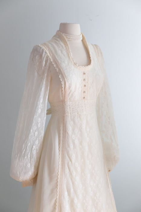 Vintage 1970's Gunne Sax Dress Wedding Gown With Billowing Lace Sleeves / SM