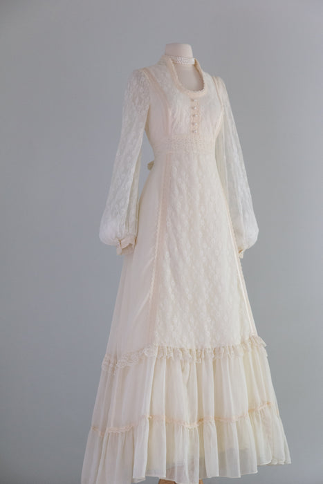 Vintage 1970's Gunne Sax Dress Wedding Gown With Billowing Lace Sleeves / SM