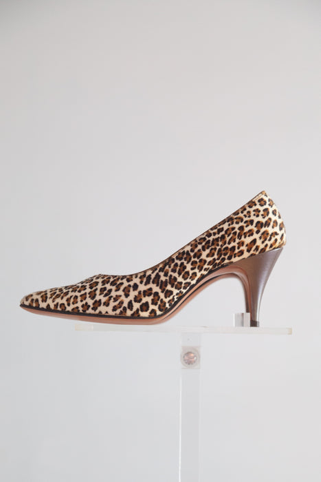 Early 1960's Henry Waters "Shoes of Consequence" NOS Leopard Print Pumps / 5.5 m