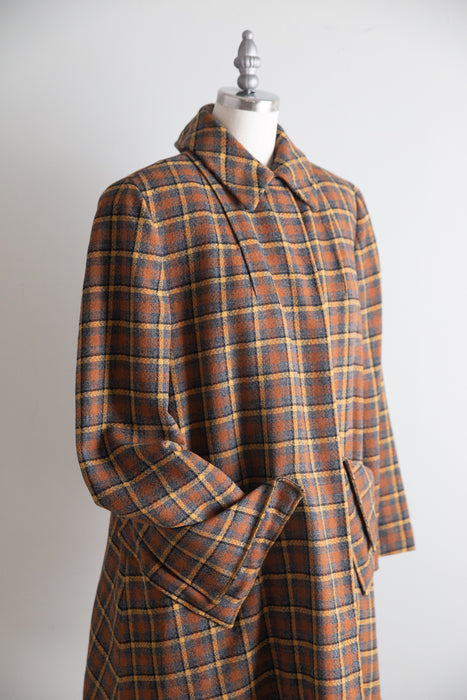 Classic 1940's Swansdown For Forstmann Plaid Wool Swing Coat / ML