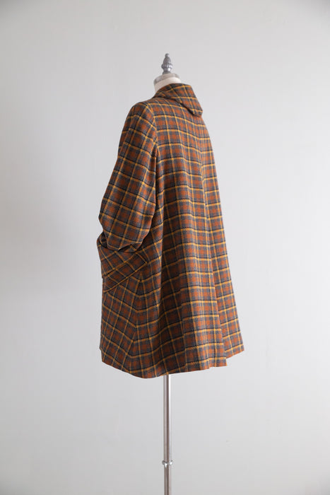 Classic 1940's Swansdown For Forstmann Plaid Wool Swing Coat / ML