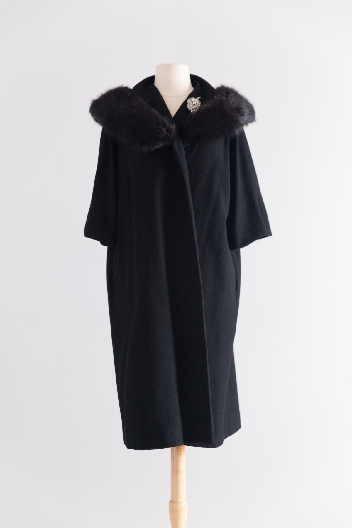 Glamorous 1950's Black Wool Cocoon Coat With Fur Collar / M
