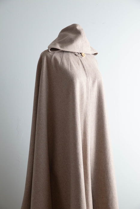 Elegant 1970's Hooded Wool Cape From The Clothes Horse / OS