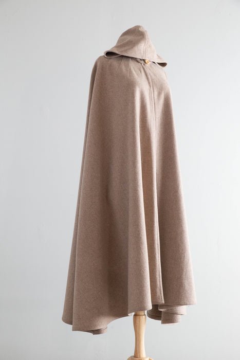 Elegant 1970's Hooded Wool Cape From The Clothes Horse / OS