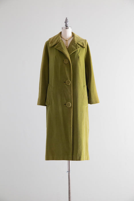 Fabulous 1950’s Olive Green Velveteen Coat With Chocolate Brown Lining / ML