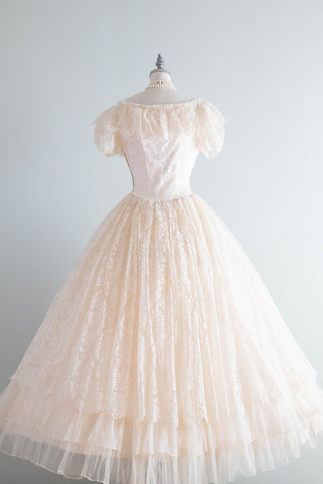 Breathtaking 1950's Chantilly Lace Wedding Dress In Blushing Ivory / Small