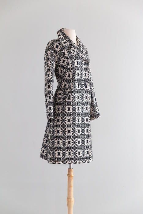 Fab 1960's Black & White Op Art Tapestry Coat / ML