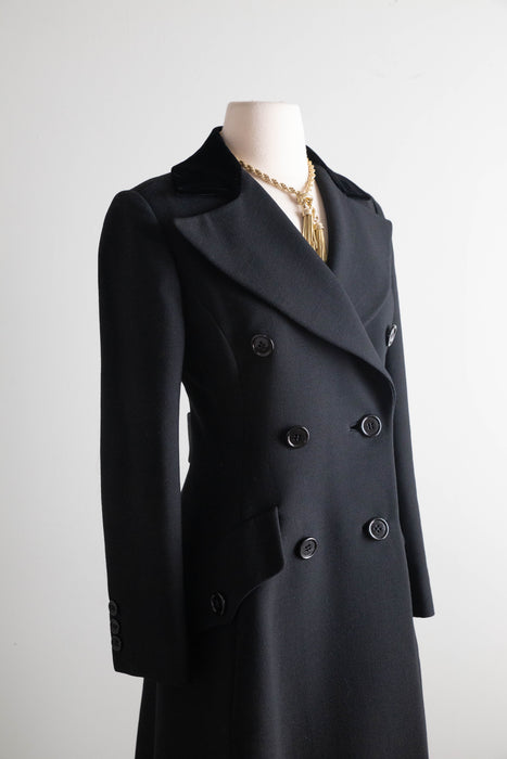 Impeccable 1960's Black Wool Coat With Velvet Collar From Joseph Stein / M
