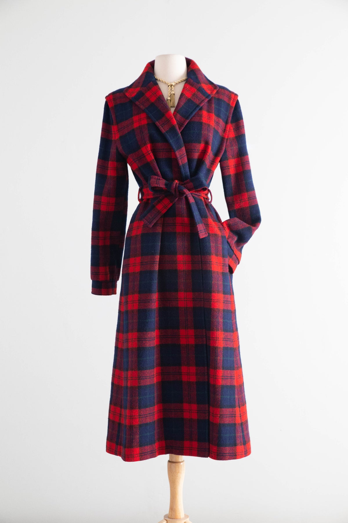Iconic 1970s Pendleton Wool Plaid Ladies Wrap Coat / M – Xtabay