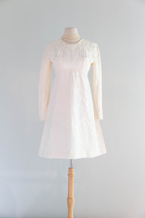 Fabulous 1960’s Ivory Brocade Wedding Gown With Detachable Train / xs