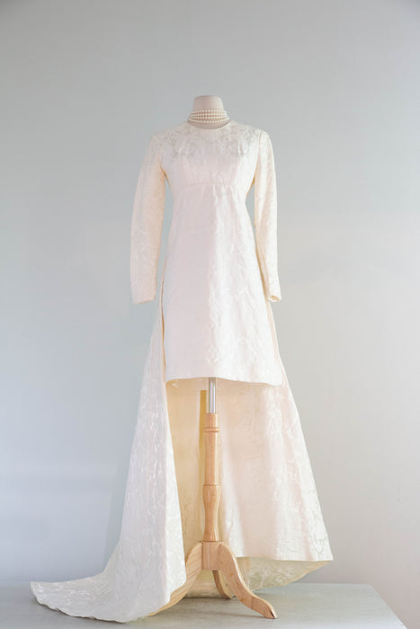 Fabulous 1960's Ivory Brocade Wedding Gown With Detachable Train / xs – Xtabay Vintage Fabulous 1960's Ivory Brocade Wedding Gown With Detachable Train / xs – Xtabay Vintage