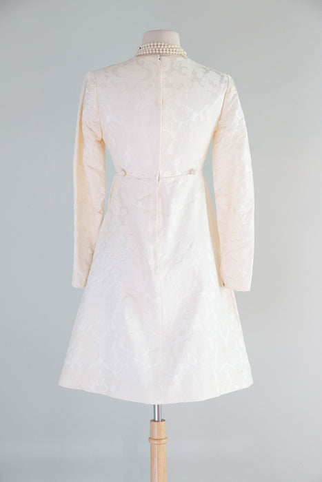 Fabulous 1960’s Ivory Brocade Wedding Gown With Detachable Train / xs