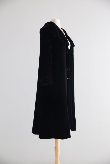DECADENT Vintage Black Velvet Opera Coat Lined in Gold Lame / SM