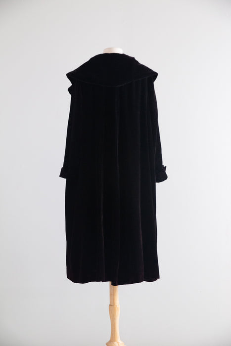 DECADENT Vintage Black Velvet Opera Coat Lined in Gold Lame / SM