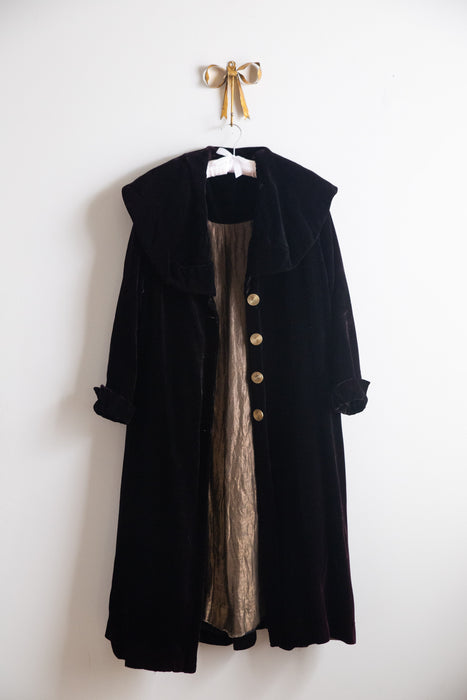 DECADENT Vintage Black Velvet Opera Coat Lined in Gold Lame / SM