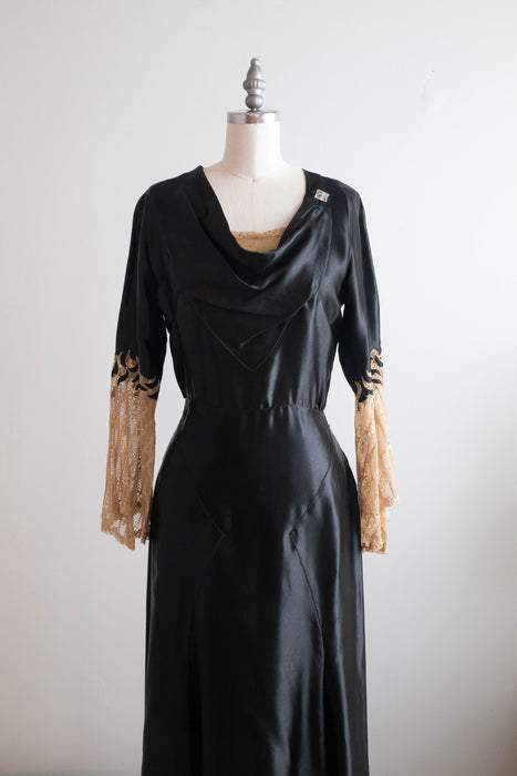 Sublime 1930's Glossy Black Silk Satin Bias Cut Evening Dress With Lace Sleeves / Medium