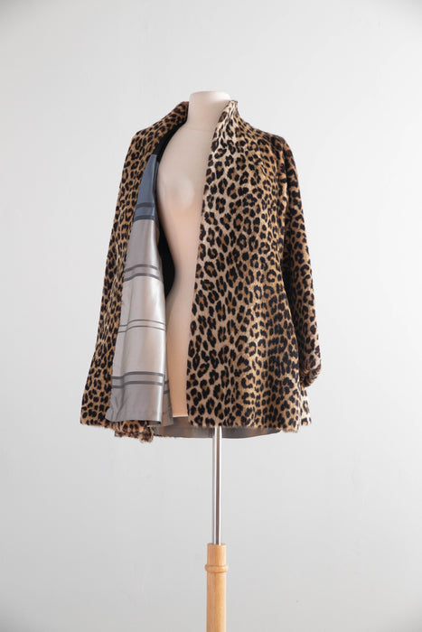 Glamorous 1950’s Leopard 🐆 Print Swing Coat With Dramatic Lining / SM