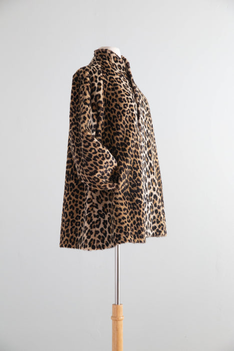 Glamorous 1950’s Leopard 🐆 Print Swing Coat With Dramatic Lining / SM