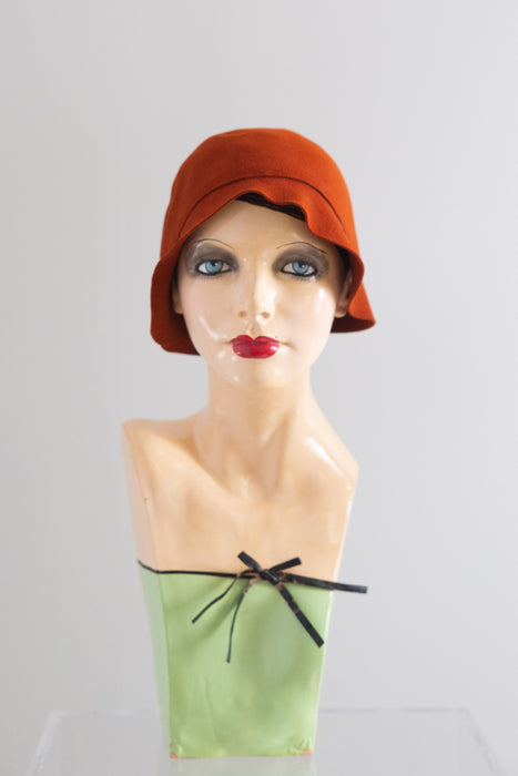 Rare 1920's Russet Felt Cloche Hat By Chic Maid / 22"