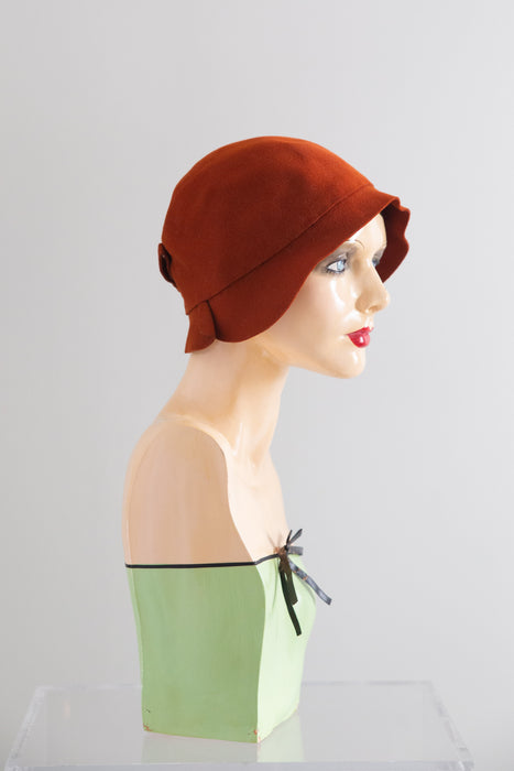 Rare 1920's Russet Felt Cloche Hat By Chic Maid / 22"