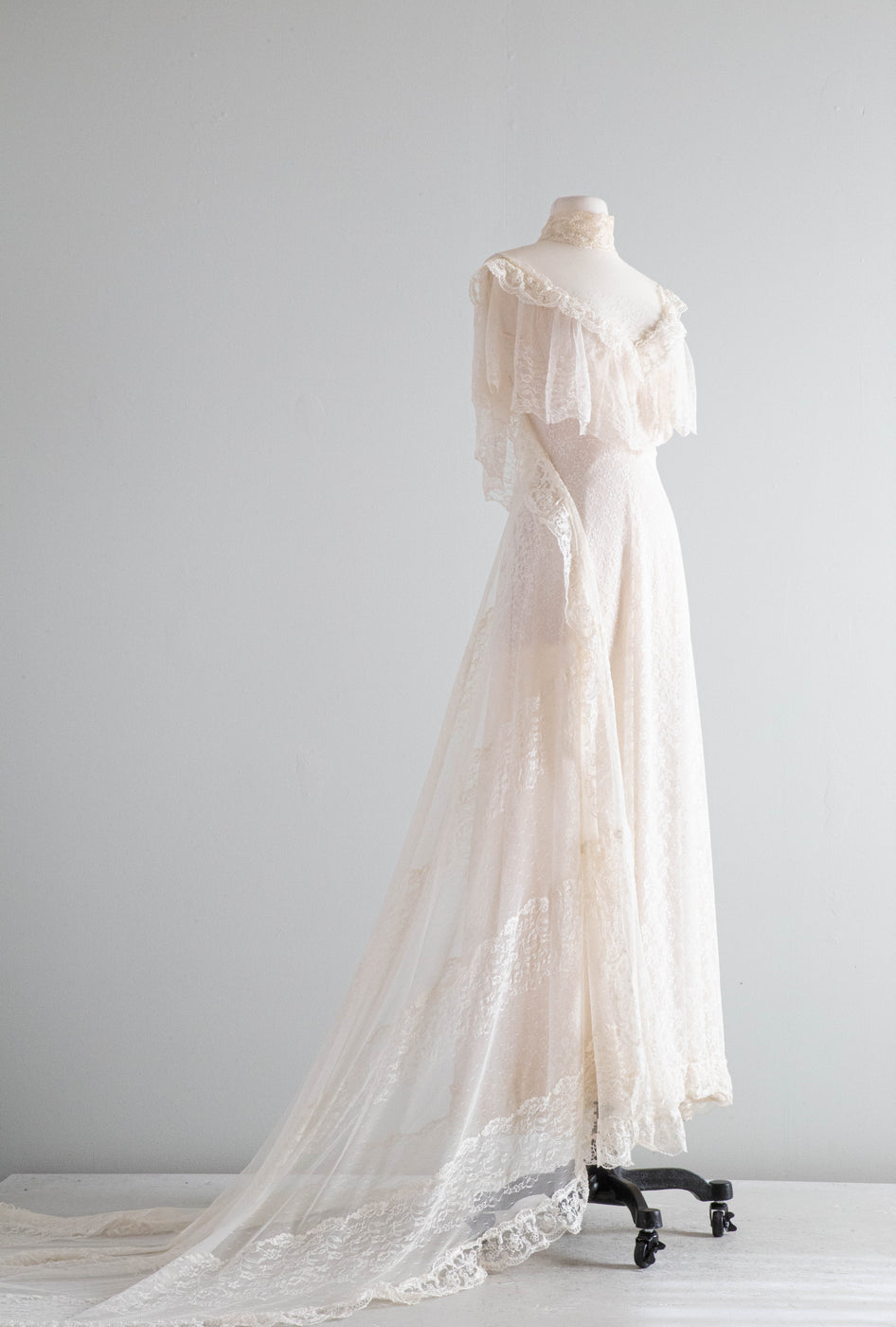 Romantic Edwardian Inspired Lace Wedding Gown From The 1970's / XS