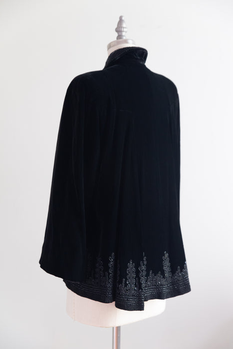 Elegant 1940's Black Velvet Swing Coat With Beading & Corde / SM
