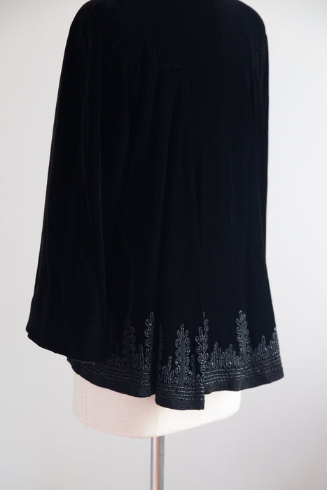 Elegant 1940's Black Velvet Swing Coat With Beading & Corde / SM