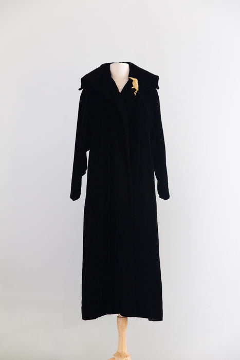 Exquisite 1950's Black Velvet Opera Coat With Stand Up Collar / ML