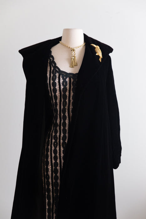 Exquisite 1950's Black Velvet Opera Coat With Stand Up Collar / ML