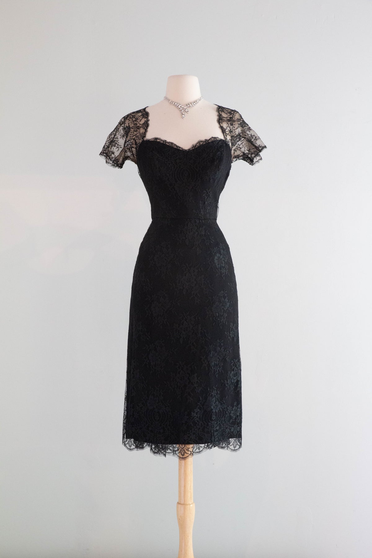 Glamorous 1950's Black Lace Cocktail Dress By Estevez / Medium – Xtabay  Vintage